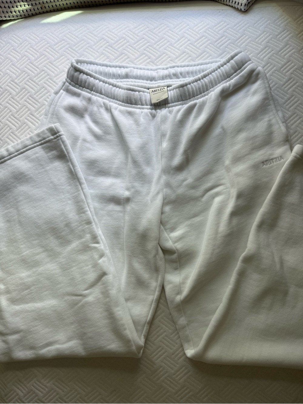 Aritzia Sweatfleece Mega Fit Sweatpants in White - Size Small
